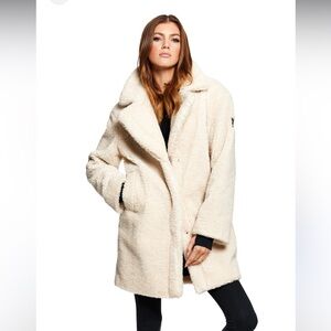 SAM. Sherpa Mind length coat